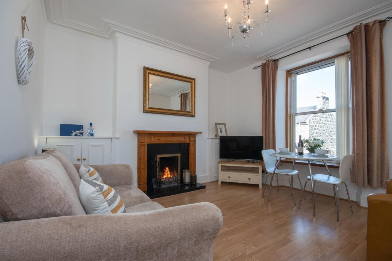 Dwellcome Home Ltd 1 Bed Apt, Half Mile To Union Street Yet Quiet, Free Parking, Fast Wifi, Ideal For Long Term Contractor, Etc Stays, Fully Equipped Kitchen, Regular Housekeeping Option - See Our Site For Assurance Aberdeen Buitenkant foto