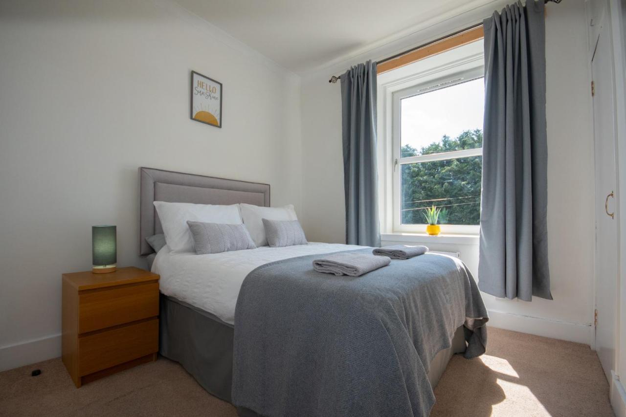 Dwellcome Home Ltd 1 Bed Apt, Half Mile To Union Street Yet Quiet, Free Parking, Fast Wifi, Ideal For Long Term Contractor, Etc Stays, Fully Equipped Kitchen, Regular Housekeeping Option - See Our Site For Assurance Aberdeen Buitenkant foto