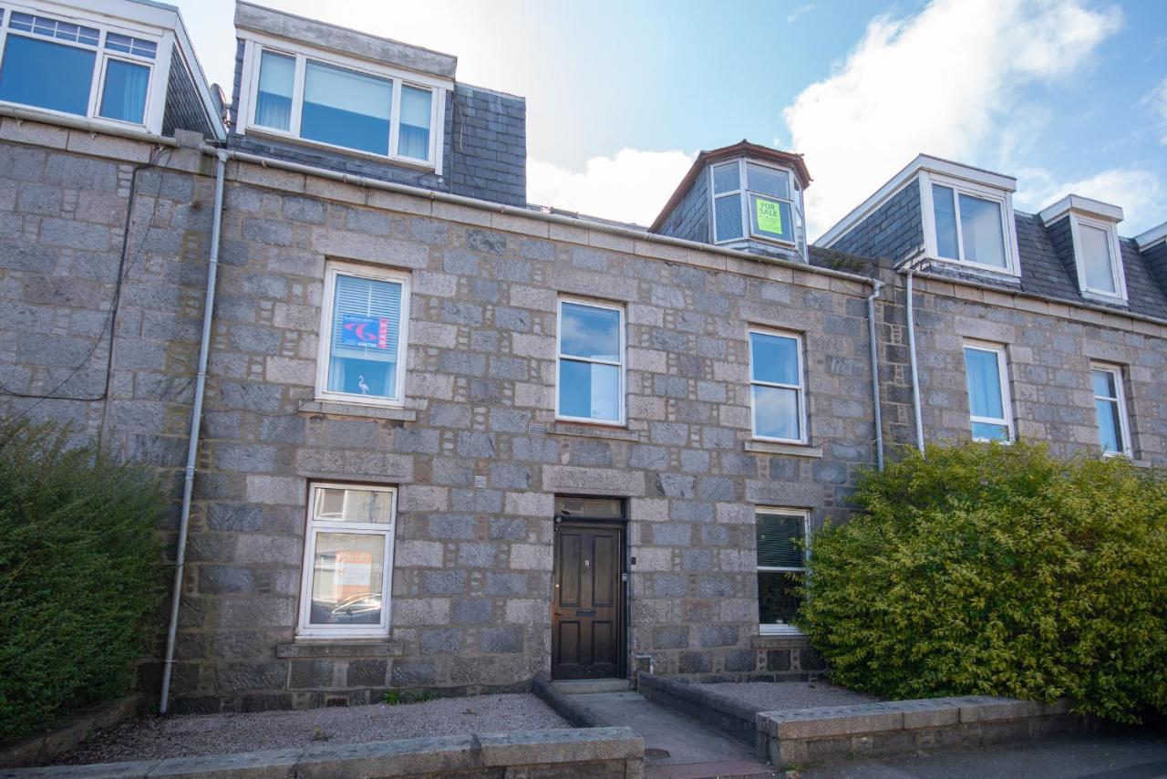 Dwellcome Home Ltd 1 Bed Apt, Half Mile To Union Street Yet Quiet, Free Parking, Fast Wifi, Ideal For Long Term Contractor, Etc Stays, Fully Equipped Kitchen, Regular Housekeeping Option - See Our Site For Assurance Aberdeen Buitenkant foto